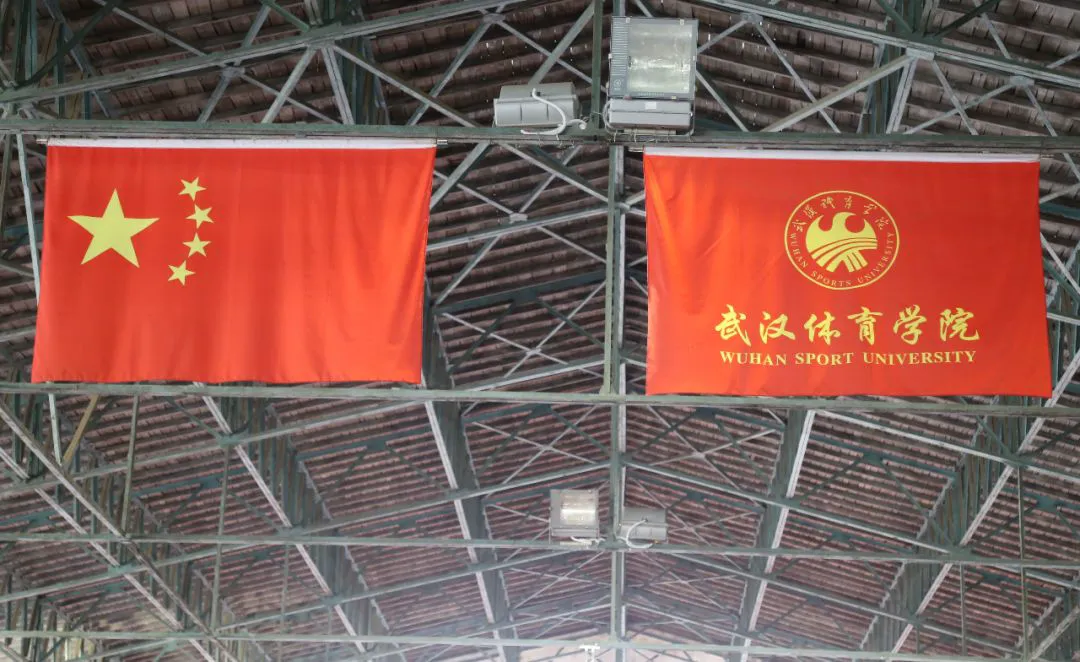 如何在篮球冬令营中加强体能训练?_2